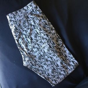 H&M Splatter Graphic Pull-on Pants - US 12